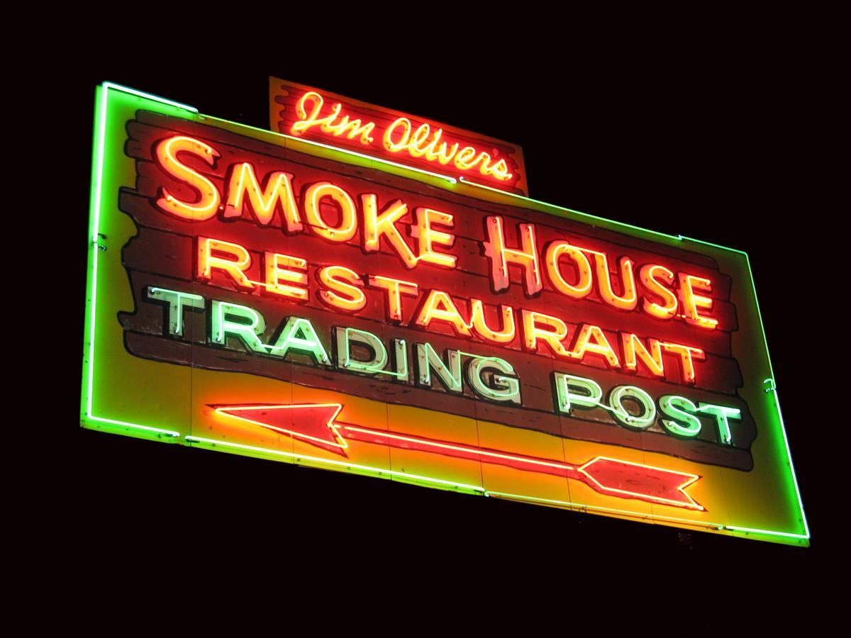 The Smoke House Lodge Монтигъл Екстериор снимка