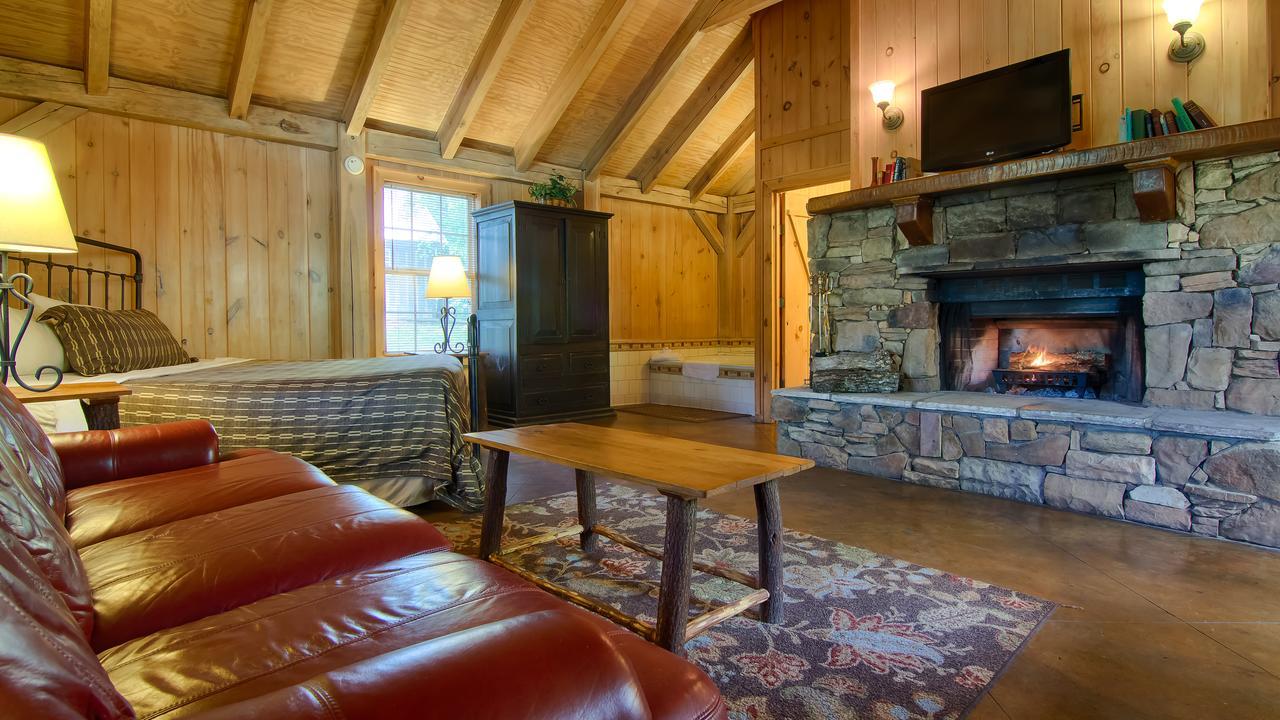 The Smoke House Lodge Монтигъл Екстериор снимка