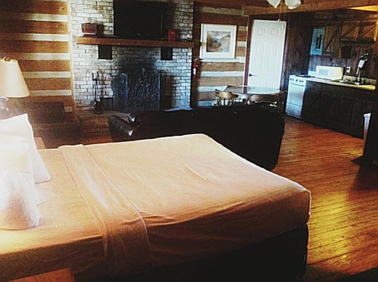 The Smoke House Lodge Монтигъл Екстериор снимка